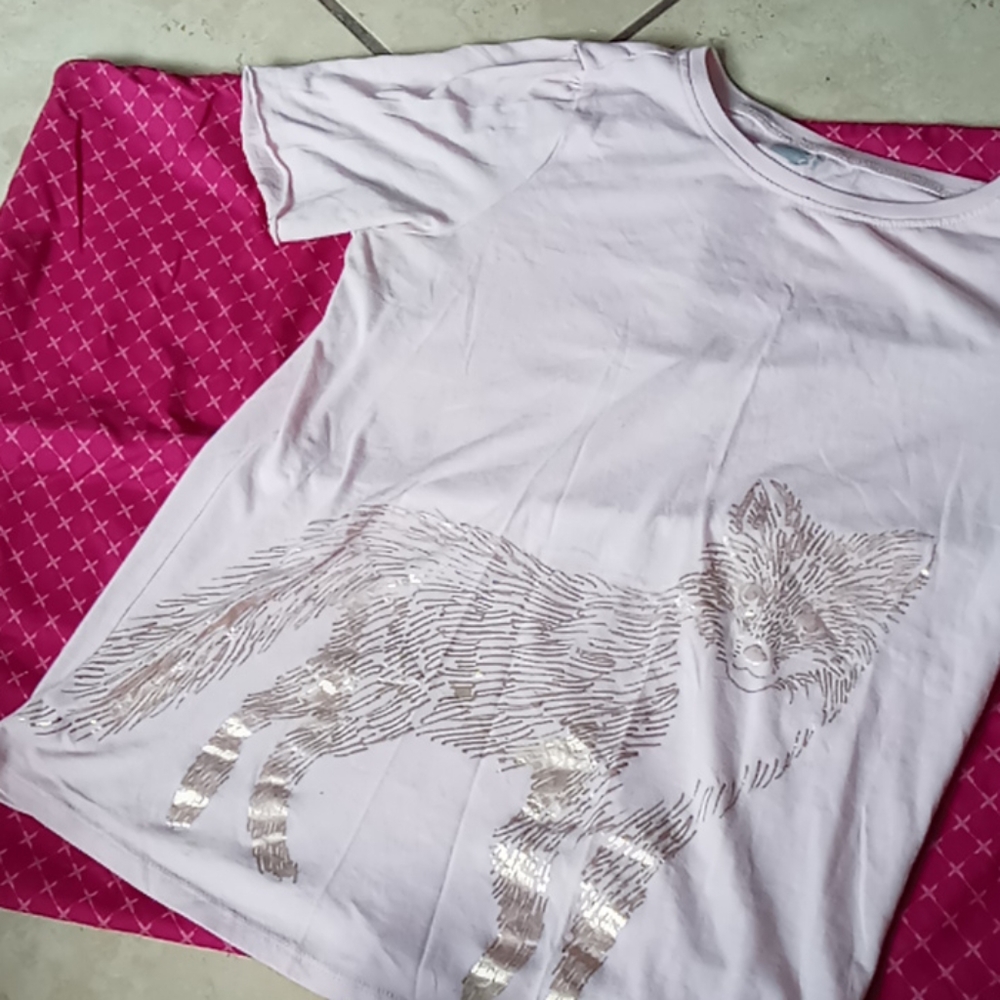 Im sellinga shirt